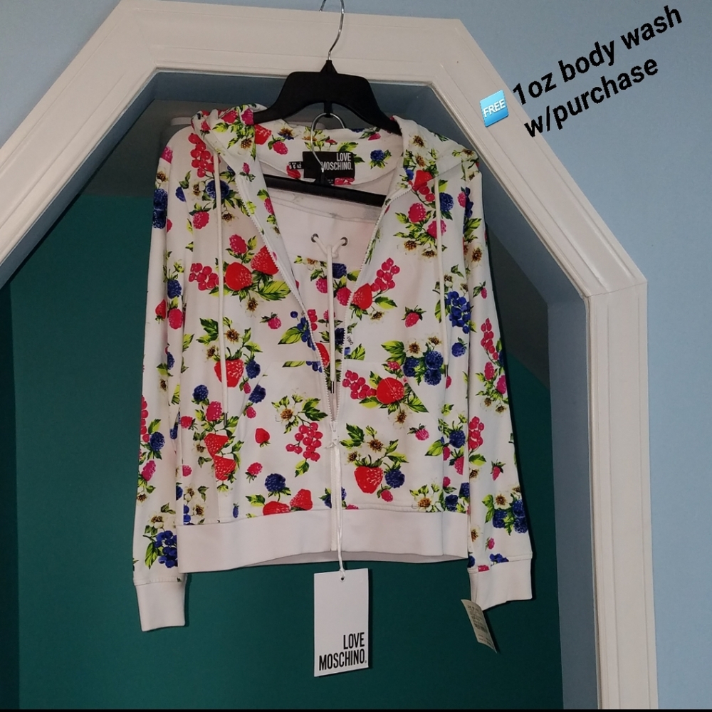 **💜💛 💯Authentic Love Moschino Hoodie Skirt Set